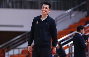 解立彬：球隊(duì)本賽季表現(xiàn)頑強(qiáng) 凝聚力&防守是連冠關(guān)鍵