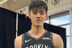 帥氣！籃網(wǎng)官方曬視頻：曾凡博上身球隊城市版球衣