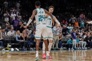 東部重建“釘子戶”！蟄伏十年囤天賦??黃蜂打算憋個大的？