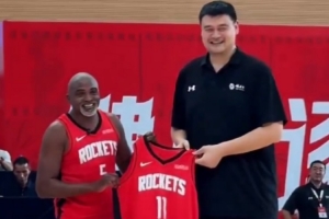 “老貓”莫布里出席姚基金訓(xùn)練營：我們的友誼歷經(jīng)20年一直如此