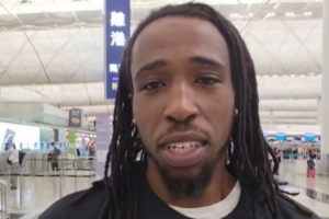 克羅斯踏上返程的航班！中國香港金牛祝他未來一切順利 后會有期