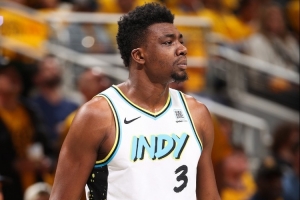 上賽季場(chǎng)均6.5分3.8板！美記：托布與騎士簽的是無(wú)保障合同