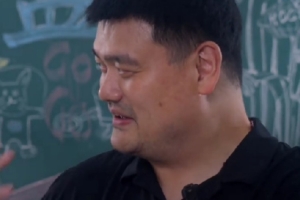 相當(dāng)有趣！姚明談對老貓的初印象：邁巴赫&非常響亮的車載音樂