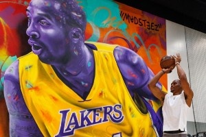 未來在哪兒？威少近期訓(xùn)練照曝光 身旁科比與喬丹的背景墻矚目