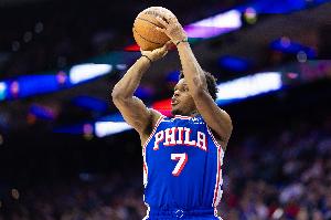 洛瑞：隊(duì)里年輕人很棒真心熱愛籃球 總是想知道如何才能變得更好