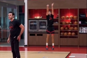 新賽季火箭主控？火箭官方曬出謝潑德三分訓(xùn)練 10次出手彈無虛發(fā)