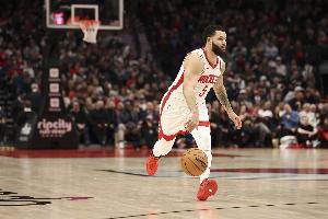 鐵林：幸好老范先拿了大合同 30多的小后衛(wèi)大傷后想再求職太難了