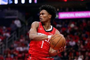 美記：阿門打控衛(wèi)時(shí)火箭每百回合比對(duì)手多拿10.7分 這方案可行