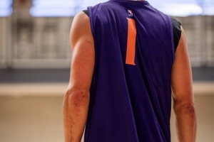 開啟新征程！太陽官推曬球員訓練照：布克展現(xiàn)孤寂背影