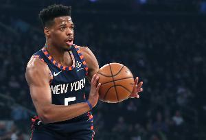 名記：小丹尼斯-史密斯和厄爾與獨(dú)行俠均簽Exhibit 9非保障合同