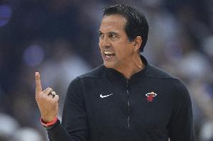 斯波：對維金斯狀態(tài)感到滿意 他的家人也搬來了他的表現(xiàn)會更好