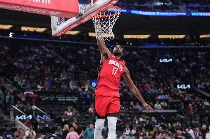 會和火箭提前續(xù)約？伊森：你能問但我拒絕回答 不討論合同問題