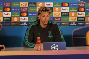 埃基蒂克：我可以和伊薩克一起踢球 斯洛特給了我很大的自由