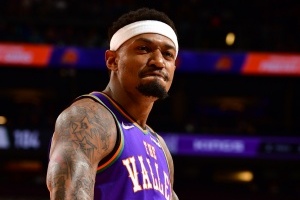 比爾：右膝仍然有炎癥 上賽季曾試圖帶傷上陣&現(xiàn)在感覺(jué)良好