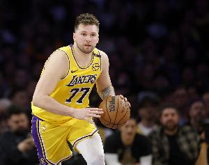 吃餅到飽？艾頓：與東契奇并肩作戰(zhàn)會讓很多事情變得簡單許多