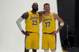 如何幫助東契奇？詹姆斯：對自己負(fù)責(zé) 在場上做球隊需要我做的事