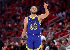 庫(kù)里：上賽季最后倆月每場(chǎng)都像季后賽 不能陷入被動(dòng)追趕的局面！