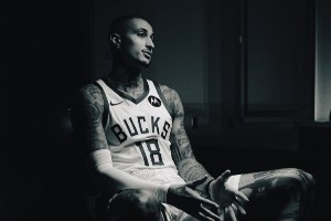 又一個(gè)國(guó)產(chǎn)品牌代言人？庫(kù)茲馬媒體日上腳國(guó)產(chǎn)球鞋！