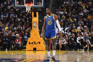 庫(kù)明加僵局會(huì)對(duì)球隊(duì)形成巨大干擾？庫(kù)里：生意和籃球是完全不同的