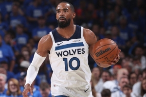 上場(chǎng)時(shí)間減少如何更高效？康利：有球在手最關(guān)鍵 不投籃也無(wú)礙