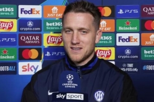 澤林斯基：國米有實(shí)力在所有賽事都走得很遠(yuǎn)，我們想贏得一些東西