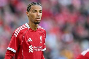 斯洛特談?；倏耍核f沒法堅(jiān)持比賽，能否出戰(zhàn)切爾西還要再看看