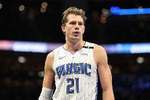 接受韌帶修復手術！莫斯利：大瓦格納進行了無接觸投籃和技術打磨