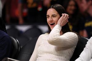 搶五大戰(zhàn)不敵王牌無緣總決賽！克拉克鼓勵狂熱：滿滿的驕傲 ??