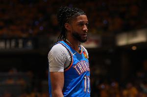 以賽亞-喬談?dòng)?xùn)練營(yíng)：我們凝聚力很強(qiáng) 上賽季已打下基礎(chǔ)努力變更好