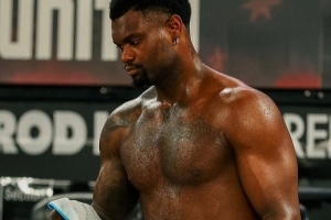 真不是一般天賦！NBL社媒曬錫安赤膊上身照！