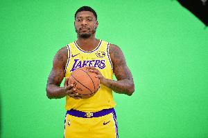 斯瑪特：經(jīng)紀(jì)人告訴我東契奇想要我加盟時(shí) 我以為是開玩笑