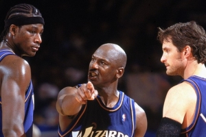 夸梅：你們要有誰像我一樣被MJ扇過巴掌 你們肯定覺得人生圓滿了