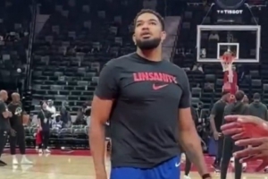 致敬林瘋狂！唐斯賽前熱身穿著林瘋狂“Linsanity”T恤