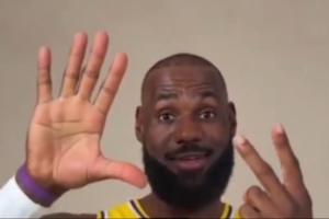 NBA版手勢舞！詹庫杜領(lǐng)銜眾將用手勢比出自己是第幾個賽季