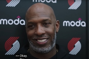 比盧普斯：會(huì)在球迷活動(dòng)日展示說唱技藝  我的歌單還很長(zhǎng)呢