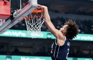 基德：會(huì)鼓勵(lì)萊夫利投籃不限制進(jìn)攻范圍 他有能力承擔(dān)領(lǐng)導(dǎo)力角色