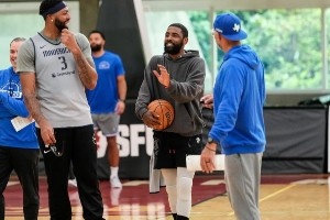 濃眉曬照為生涯第14季預(yù)熱 隊(duì)友拉塞爾、歐文和弗拉格均有亮相！