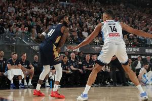 融入很快！貝9中6&三分6中4射落21分&正負(fù)值+27 上場3中0得0分