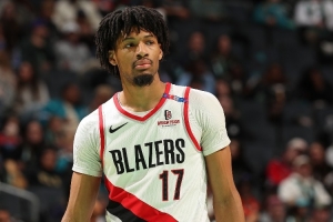 夏普：休賽期主要精力放在提升三分球穩(wěn)定性上 身體狀態(tài)沒大變化