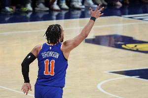 布朗：布倫森正適應(yīng)新體系 當(dāng)他持球進(jìn)攻時(shí)身邊的進(jìn)攻空間更大了