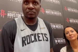 卡佩拉：我很欣賞申京傳球能力他能創(chuàng)造空間 期待和他的雙塔組合