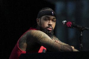 上演猛龍首秀！英格拉姆上半場(chǎng)10投5中砍下13分