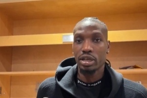 布歇：看到前猛龍隊(duì)友很有感觸 暫停時(shí)我差點(diǎn)走到他們替補(bǔ)席