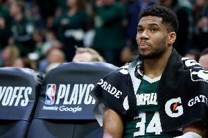 隊(duì)記：明天客戰(zhàn)猛龍 字母大概率出戰(zhàn) 小凱文-波特左腳踝扭傷缺陣