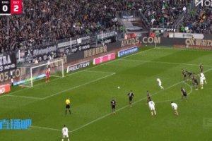 拜仁仍2球領(lǐng)先！比朔夫抱摔送點(diǎn)，門興球員點(diǎn)射擊中立柱彈出