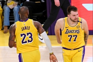 Skip：東契奇在用賽場(chǎng)表現(xiàn)對(duì)勒布朗說 你慢慢恢復(fù)吧