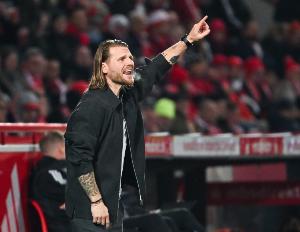 門興主帥：少一人作戰(zhàn)超過(guò)80分鐘，為球隊(duì)展現(xiàn)的面貌感到無(wú)比自豪