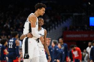 Skip：馬刺5勝0負(fù)歸功于文班的身高技術(shù)優(yōu)勢(shì) 福克斯還不在呢