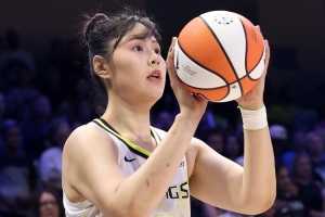 李月汝：希望未來能有更好的機(jī)會(huì)在WNBA立足和發(fā)展 拿到更好成績