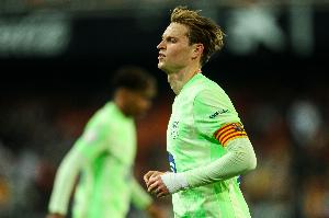 德容：布魯日很好地利用了我們前壓的空當(dāng)，我們必須提高自身表現(xiàn)